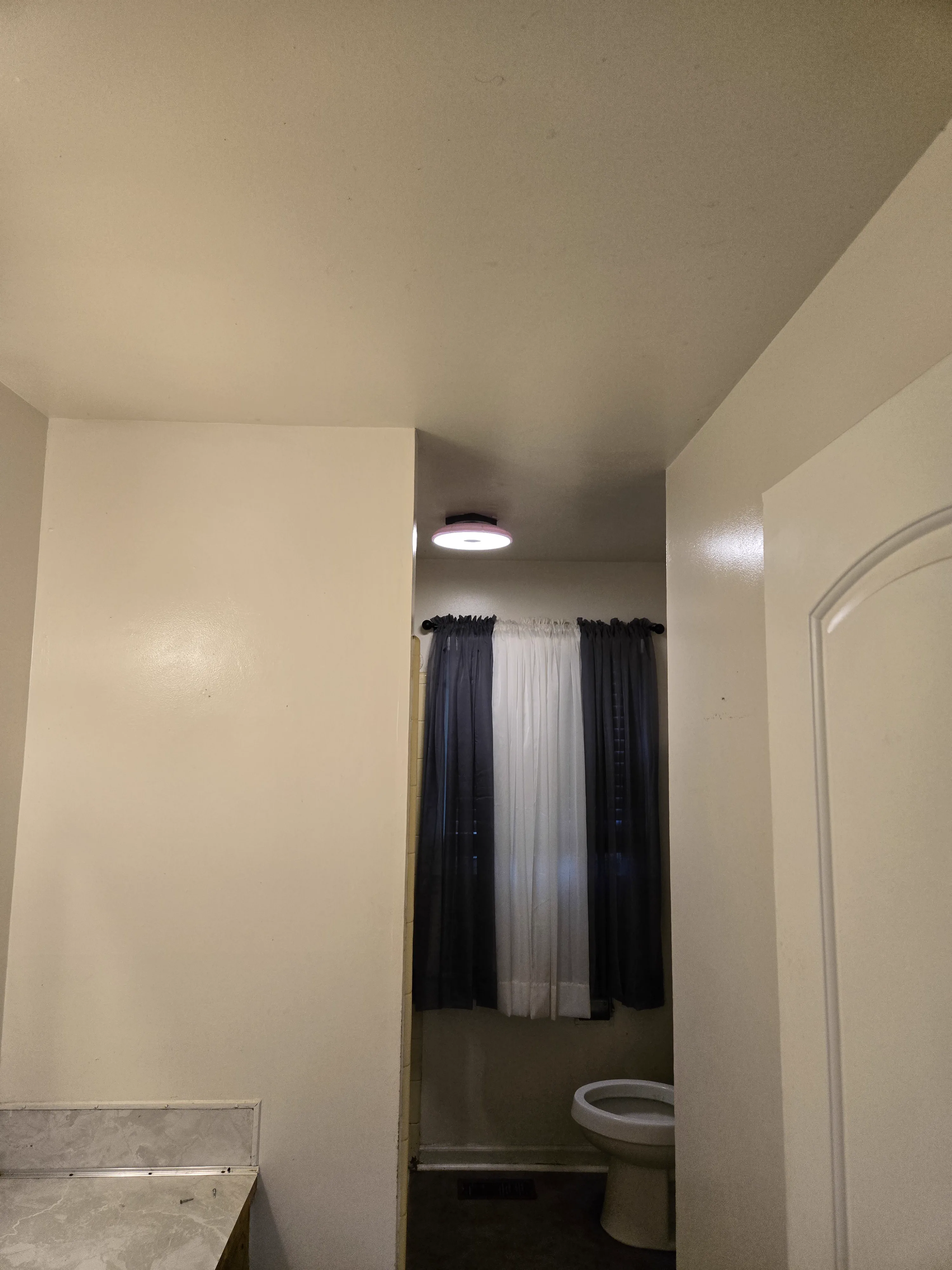 Benny bathroom before, from the doorway